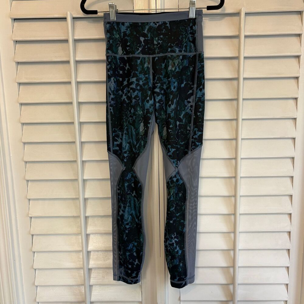 Lululemon Blue Running In The City 7/8 Mesh Leggings Size 2